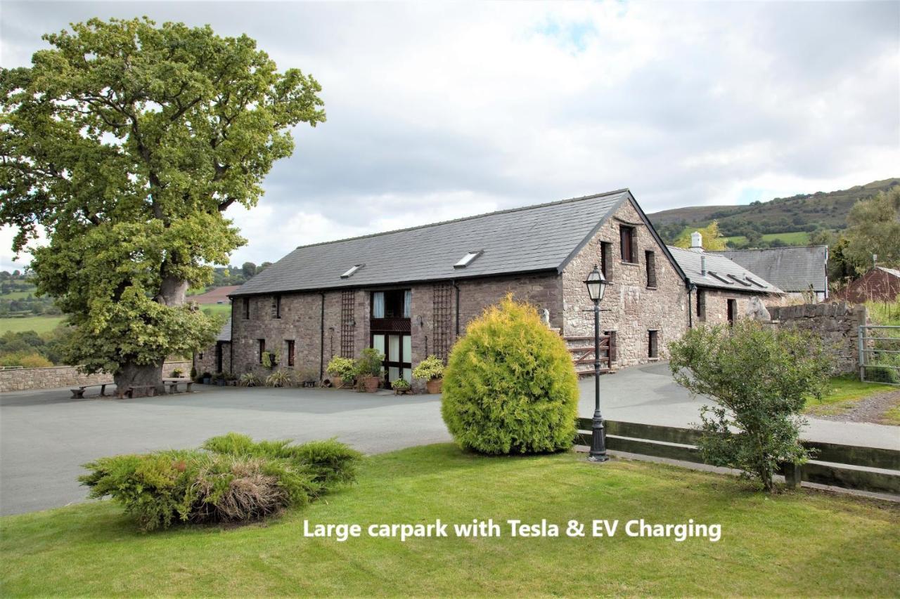 Neuadd B&B Suites Crickhowell Dış mekan fotoğraf