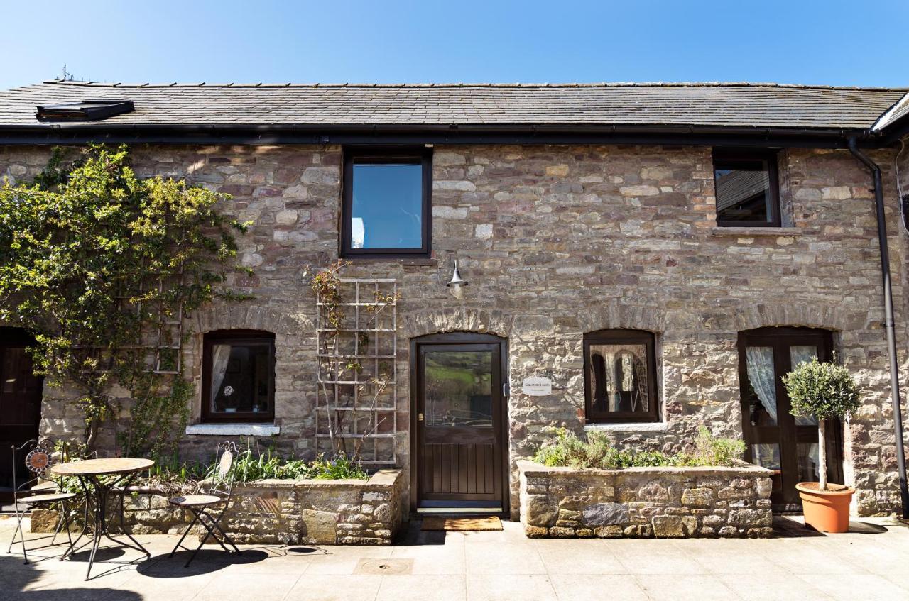 Neuadd B&B Suites Crickhowell Dış mekan fotoğraf