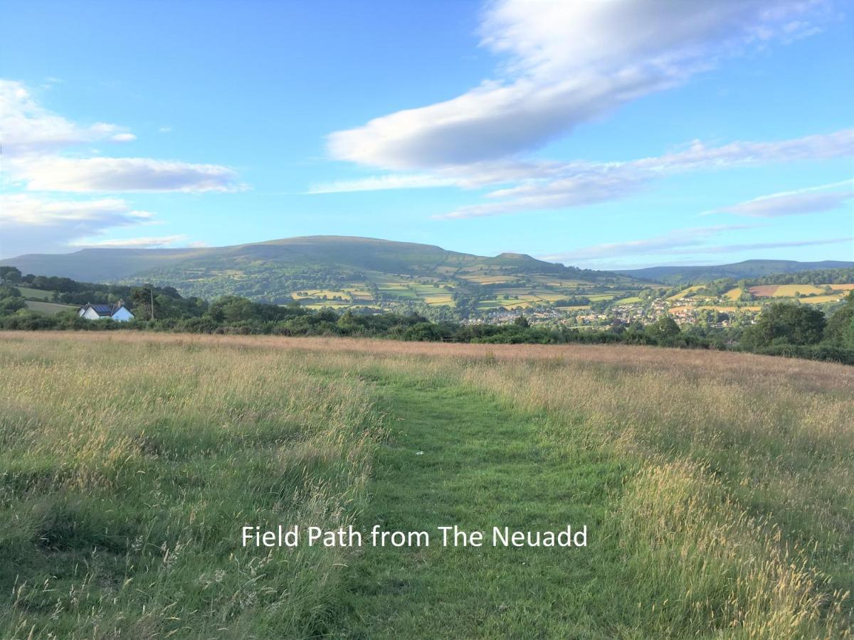 Neuadd B&B Suites Crickhowell Dış mekan fotoğraf