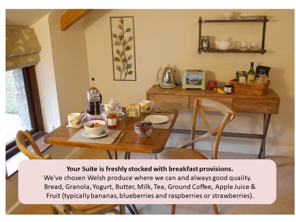Neuadd B&B Suites Crickhowell Dış mekan fotoğraf