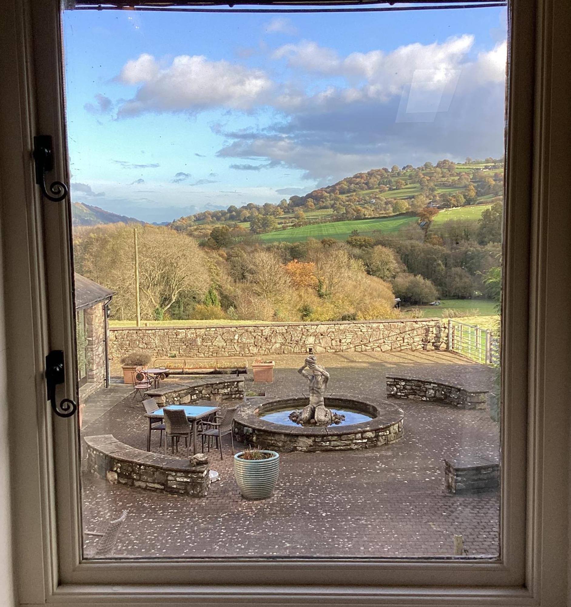 Neuadd B&B Suites Crickhowell Dış mekan fotoğraf