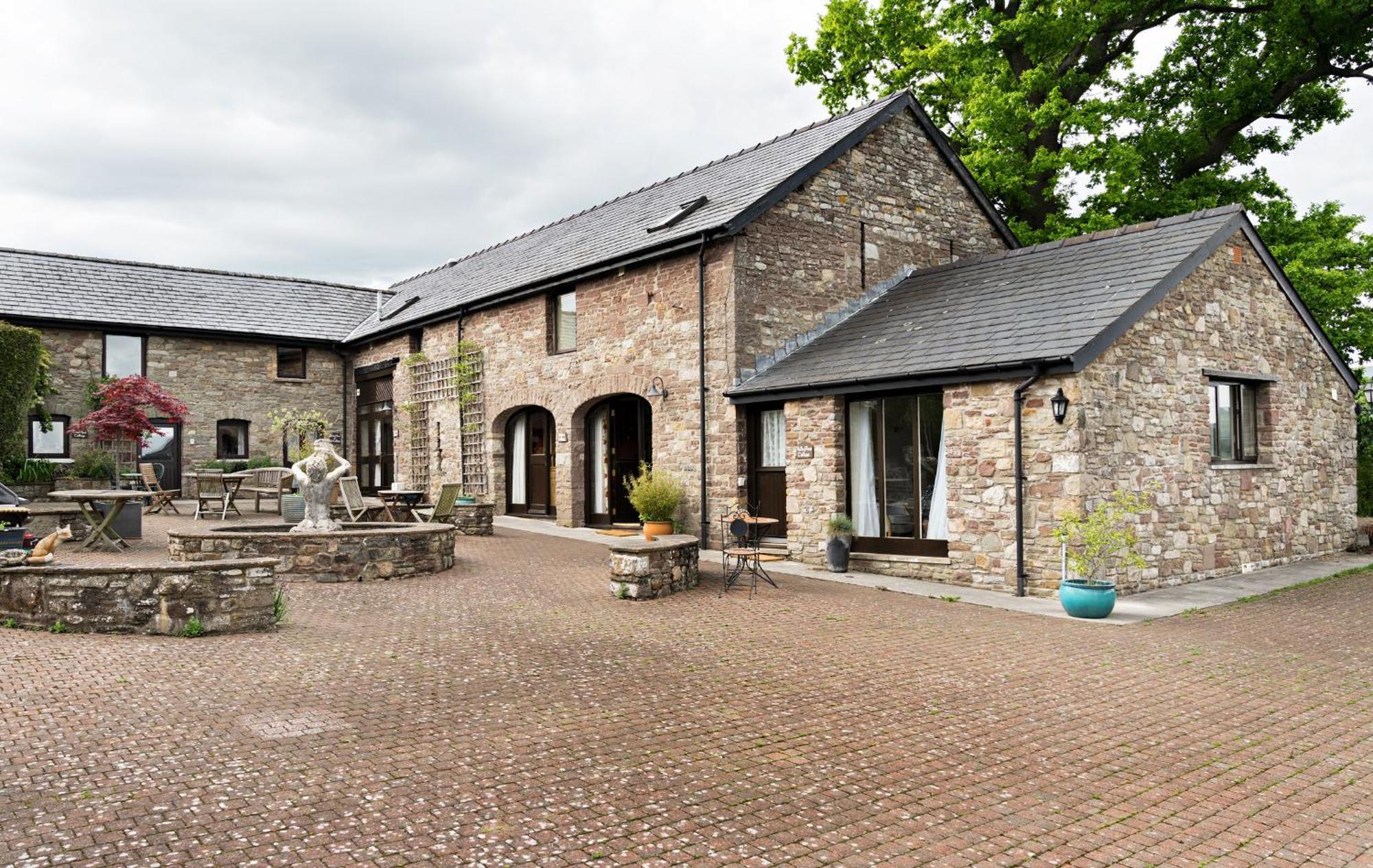 Neuadd B&B Suites Crickhowell Oda fotoğraf