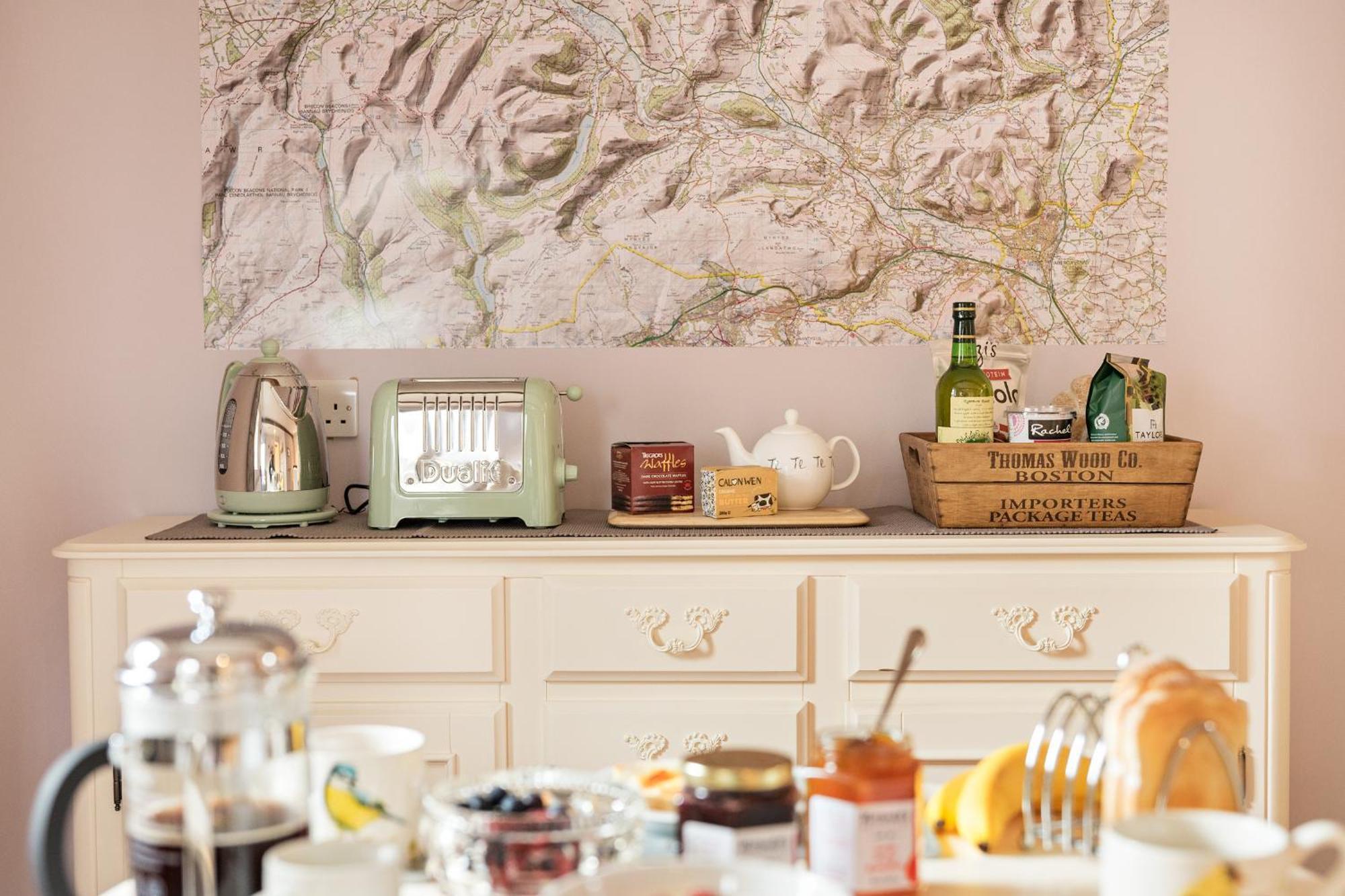 Neuadd B&B Suites Crickhowell Oda fotoğraf